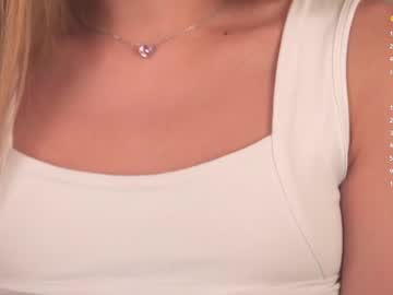 girl
        my_little_pollly cam image #6986522