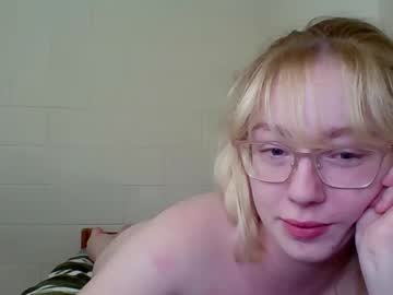 girl
        blonde_katie cam image #6061250