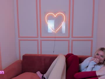 girl
        cassie_palmer cam image #3226572