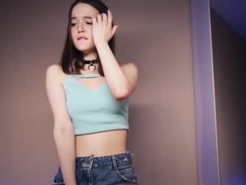 girl
        miss_sweetdream cam image #221368