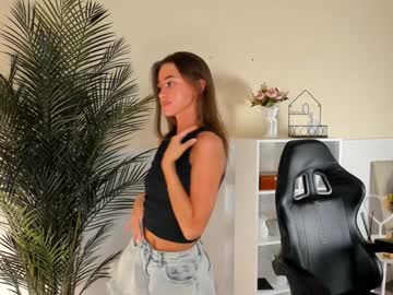 girl
        ethalcharton cam image #4550653
