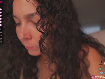 girl
        mykinkybunny cam image #1908356
