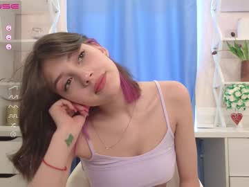 girl
        alanaricher cam image #1644996