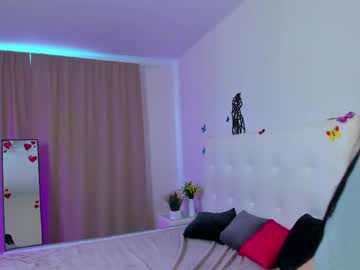 girl
        pandorapawss cam image #6566811