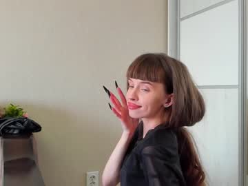 girl
        flowerofsin2001 cam image #1575670