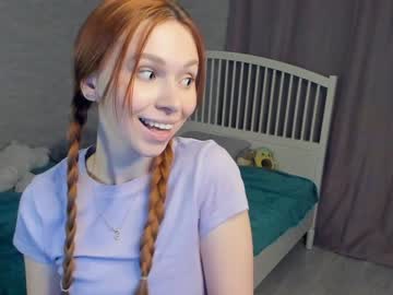girl
        udeledobson cam image #3499732