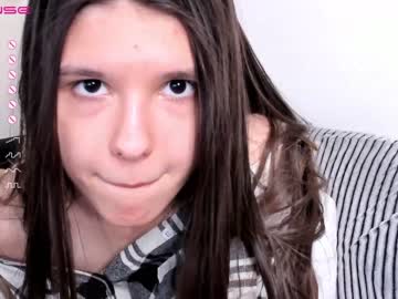 girl
        hellogentlemana cam image #3504804