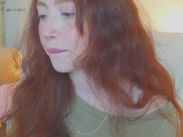 girl
        niilaa cam image #6319304