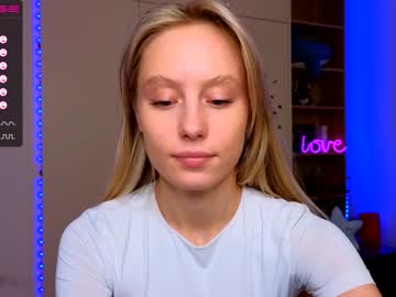 girl
        callme_star cam image #1416657