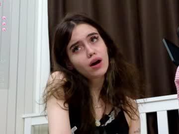 girl
        connieambes cam image #3156166