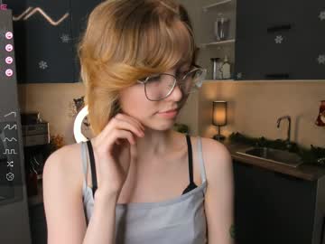 girl
        moirebroady cam image #5757266