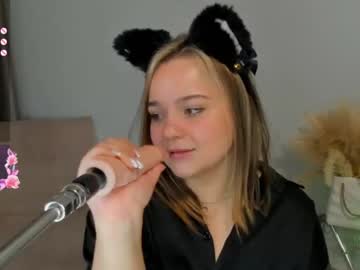 girl
        melissabowen cam image #4952971