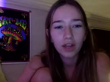 girl
        avababexoxoxo cam image #1379702