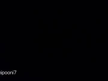 girl
        yoonipooni cam image #4031208