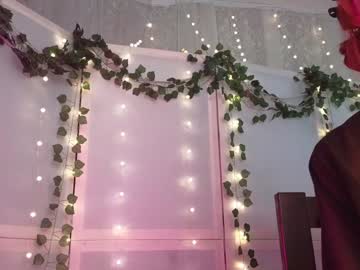 girl
        foxyjenny_ cam image #5134019