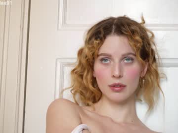girl
        ellaa91 cam image #3592547