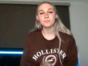 girl
        petiteblondie13 cam image #4280262