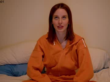 girl
        ellaa91 cam image #1104694
