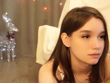 girl
        harrieteasley cam image #6050069