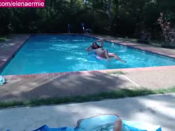 girl
        elena_ermie cam image #2430381