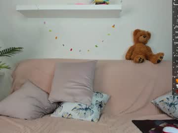 girl
        _rileyreid_ cam image #1034237