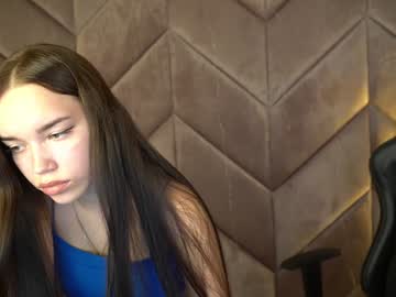 girl
        stella_elegance cam image #5310614