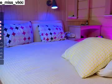 girl
        misss_viki cam image #2710535