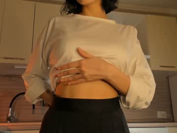 girl
        aimeerogers cam image #1282639