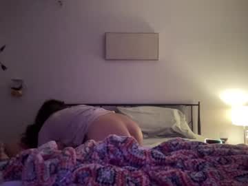couple
        jamesandlivgolive cam image #1752700