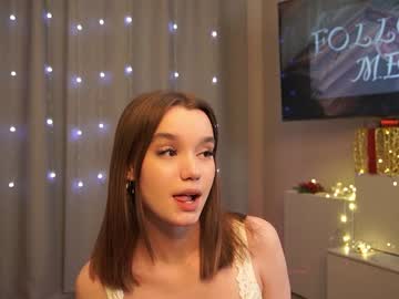 girl
        harrieteasley cam image #5662123