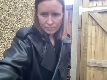 girl
        eatmypie69 cam image #2587127