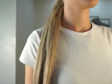 girl
        pollycilley cam image #4899651