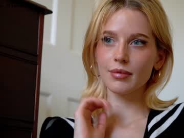 girl
        ellaa91 cam image #3021000