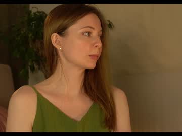 girl
        mona_elisa cam image #5792387