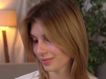 girl
        refined_style cam image #5346202