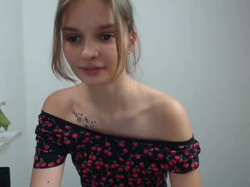 girl
        vivien_slender cam image #4562493