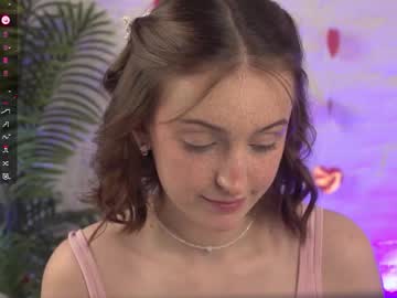girl
        charming_flower cam image #6169336