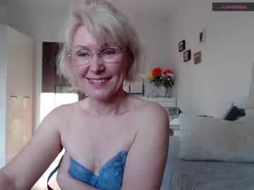 girl
        jasmin18v cam image #6417923