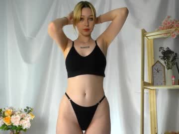 girl
        twinky_pinky cam image #5303141
