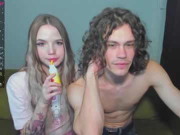 couple
        cocogoat3000 cam image #1334347