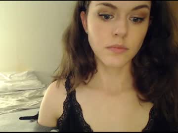 girl
        charlotte1996 cam image #2699371