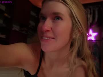 girl
        lucy_gooosey cam image #5919003