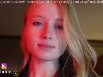 girl
        bestblondiiecb cam image #1735890