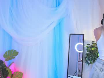 girl
        cassie_palmer cam image #4784795