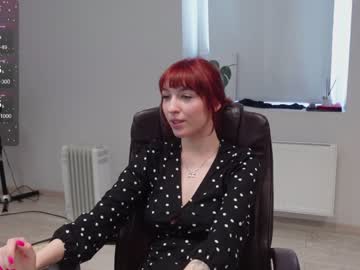 girl
        agelina_summer cam image #4217361