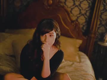 girl
        ingennui cam image #797560