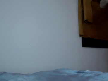 girl
        frenchava cam image #2396997