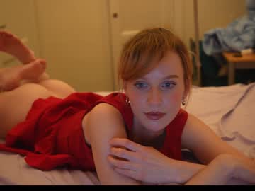 girl
        ellaa91 cam image #3406998