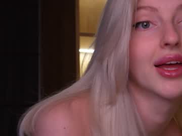 girl
        yournaughtymiss cam image #3502664