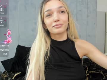girl
        sassyt33n cam image #6755327